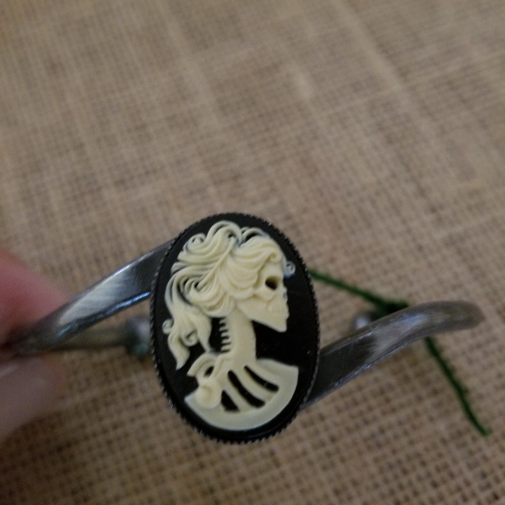 BraceletTag Holder On No Tag